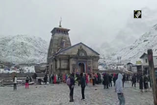 Char Dham yatra resumes as weather improves  ഛാർധാം യാത്ര പുനരാരംഭിച്ചു  കാലാവസ്ഥ അനുകൂലമായതിനെത്തുടർന്ന് ഛാർധാം യാത്ര പുനരാരംഭിച്ചു  ബദ്രിനാഥ് ധാം യാത്ര പുനരാരംഭിച്ചു  Char Dham yatra resumes