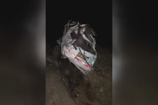 7 feared dead in Zojila Pass road accident  Zojila Pass road accident  taxi carrying 7 to 8 persons skidded off the road in Zojila Pass  സോജിലാ ചുരത്തില്‍ നിയന്ത്രണം വിട്ട ടാക്‌സി 440 താഴ്ച്ചയിലേക്ക് പതിച്ചു ഏഴ് പേര്‍ മരിച്ചതായി റിപ്പോര്‍ട്ട്  സോജിലാ ചുരത്തില്‍ നിയന്ത്രണം വിട്ട ടാക്‌സി 440 താഴ്ച്ചയിലേക്ക് പതിച്ചു  accident in zoji la pass