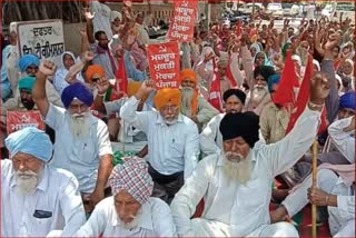 Trade union protest in front of DC office against Center and Punjab government over demands