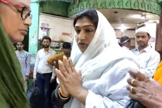 Transgender Sonam Chishti Visits Dargah: خواجہ سرا سونم چشتی نے اعلیٰ حضرت امام احمد رضا کے مزار پر حاضری دی