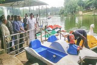 ஏற்காடு படகு இல்லத்தில் புதிதாக மிதக்கும் உணவகம்- அமைச்சர் மதி வேந்தன் ஆய்வு!