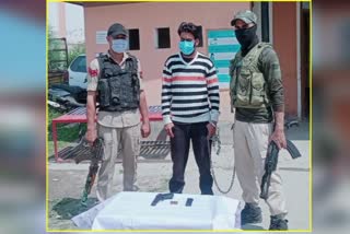 hybrid-let-militant-arrested-in-bemina-srinagar-arms-recovered-police