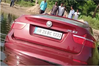 ਮਾਨਿਸਕ ਤਣਾਅ 'ਚ ਵਿਅਕਤੀ ਨੇ BMW ਗੱਡੀ ਕਾਵੇਰੀ ਨਦੀ 'ਚ ਸੁੱਟੀ