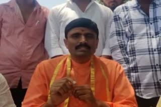 Siddalinga Swamiji sparks against the murder of Dalit youth