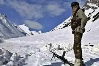 Way To Siachen : માત્ર પવન જ નહીં, ઠંડા અને બર્ફીલા રસ્તાઓ પણ છે જોખમી ભરેલા