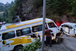 Tourist vehicle accident in Jibhi of Kullu
