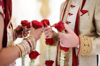 Karnataka: Bride walks away from stage after groom touches her neck, wedding called off