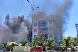 huge fire broke out at restaurant in Hyderabad