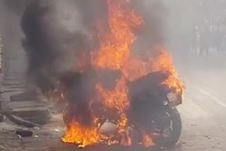 Police patrolling bike caught fire in Dadri town destroyed in few minutes PRV