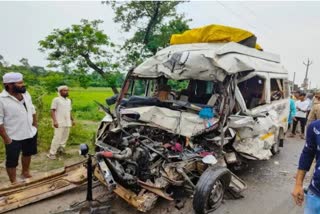 سڑک حادثہ میں سات افراد ہلاک، 10 زخمی