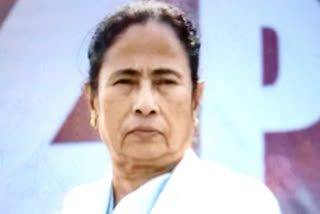 Mamata accused the central government of discriminating