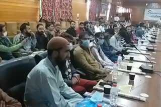 سوپور میں کسانوں کے لیے آگاہی کیمپ کا انعقاد