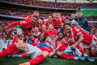 Nottingham Forest defeated Huddersfield and promoted to English Premier League  Nottingham Forest defeated Huddersfield  Nottingham Forest promoted to English Premier League  നോട്ടിങ്ഹാം ഫോറസ്റ്റ്  നോട്ടിങ്ഹാം ഫോറസ്റ്റ് ഇംഗ്ലീഷ് പ്രീമിയർ ലീഗിലേക്ക്  Nottingham Forest vs Huddersfield  EFL Championship playoff