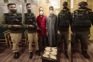 two-drug-peddlers-arrested-with-1-kg-charas-in-srinagar