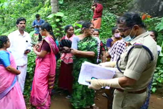 അമ്മ മകളെ കൊന്നു  മകളെ കൊന്ന് അമ്മ ആത്മഹത്യ ചെയ്‌തു  എന്‍ഡോസള്‍ഫാന്‍ ദുരിതബാധിതയായ മകളെ കൊന്നു  കാസര്‍കോട് അമ്മ മകളെ കൊലപ്പെടുത്തി  kasaragod woman kills daughter  woman kills endosulfan affected daughter  woman commits suicide after killing daughter