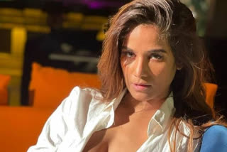 Charge sheet filed against Poonam Pandey,Poonam Pandey and Sam Bombay,Poonam Pandey obscene video,Poonam Pandey Personal Life,ಬಾಲವುಡ್​ನ ವಿವಾದಿತ ನಟಿಯರು,ಪೂನಂ ಪಾಂಡೆ ಬೋಲ್ಡ್​ ಫೋಟೋಗಳು,ಪೂನಂ ಪಾಂಡೆ ವಿರುದ್ಧ ಚಾರ್ಜ್ ಶೀಟ್ ಸಲ್ಲಿಕೆ,ಪೂನಂ ಪಾಂಡೆ ವಿರುದ್ಧ ದೂರು ದಾಖಲು,ಪೂನಂ ಪಾಂಡೆ ಖಾಸಗಿ ಜೀವನ,ಪೂನಂ ಪಾಂಡೆ ಟಾಪ್​ ಸಿನಿಮಾಗಳು