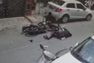 Head to head collision between Scooter and a bike in Bengaluru, Video surfaces