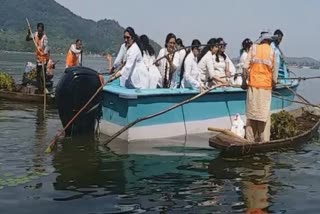 Women tourists from Andhra Pradesh arrive in Kashmir for cleaning drive