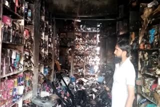 Fire breaks out in footwear shop in Rudrapur market