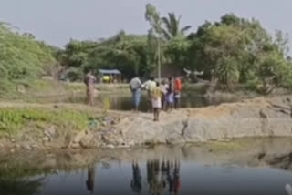 கல்குவாரி குட்டையில் மூழ்கி 3 சிறார்கள் உட்பட 4 பேர் பரிதாபமாக உயிரிழப்பு