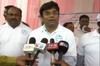 District collector Yashavantha Gurukar