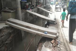 Fear of accident due to digging of deep drains in Wazirabad