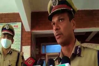 ADGP Alok Kumar visits Keshwapur police station