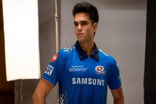 Arjun Tendulkar  Shane Bond reveals why Arjun Tendulkar didnt feature in IPL 2022  Shane Bond on Sachin Tendulkars son not making IPL debut  Arjun Tendulkar IPL 2022  അർജുൻ ടെൻഡുൽക്കറെ കളിപ്പിക്കാത്തതിന്‍റെ കാരണം വ്യക്‌തമാക്കി ഷെയ്‌ൻ ബോണ്ട്  അർജുൻ ടെൻഡുൽക്കർ  അർജുൻ ടെൻഡുൽക്കറെ ടീമിൽ ഉൾപ്പെടുത്താത്തിന്‍റെ കാരണം വ്യക്‌തമാക്കി ഷെയ്‌ൻ ബോണ്ട്