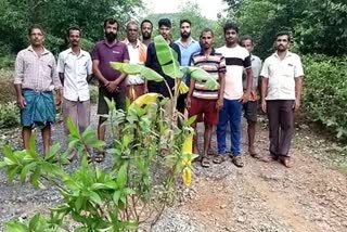 deteriorated-road-in-honnavar-protest-by-locals