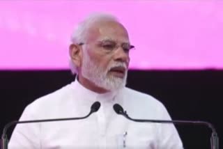 pm-modi-attends-up-investors-summit