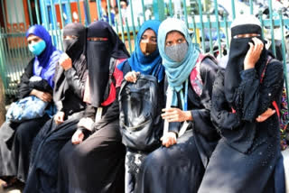 Hijab row 6 suspended 12 sent back for wearing hijab in Puttur Karnataka