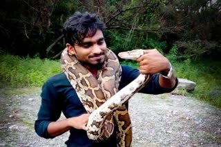 snake-rescuer-commits-suicide-in-doddaballapura