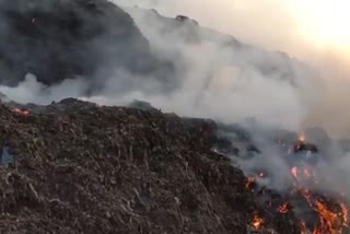 Fierce fire broke out again at Bhalswa landfill site it is difficult for people to breathe