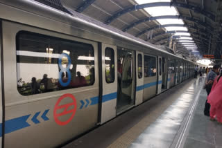 sexual harassment at delhi metro station