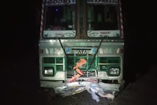 4 killed in car truck accident on Nanded Hyderabad highway
