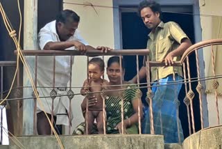 3 year old boy gets stuck in a brass vessel