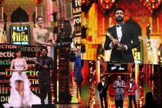 Shershaah leads with top honours  Vicky Kaushal dedicates award to Irrfan  IIFA Awards 2022  Best actors in IIFA Awards  2022 IIFA Awards complete list  ഐഐഎഫ്‌ അവാര്‍ഡില്‍ തിളങ്ങി ഷേര്‍ഷാ  മികച്ച നടന്‍ വിക്കി കൗശല്‍  നടി കൃതി സനം