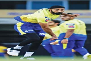 cricket  IPL 2022  season 15  Simarjit Singh  captain MS Dhoni  stay calm  pressure  CSK  चेन्नई सुपर किंग्स  इंडियन प्रीमियर लीग  तेज गेंदबाज  सिमरजीत सिंह  डेब्यू  नर्वस