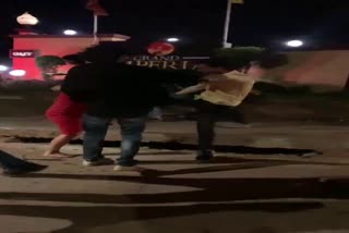 raipur boys and girls fighting viral Video
