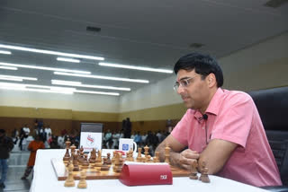 Viswanathan Anand  beats world champion Magnus Carlsen