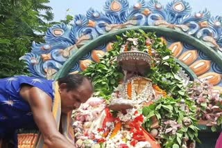 lord shiva and goddess parvati returned to temple after marriage ceremony
