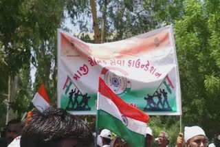 Ex Soldiers Rally in Gandhinagar : બળજબરીથી સચિવાલય પહોંચી નિવૃત આર્મી જવાનોની રેલી, શા છે મિજાજ જાણો