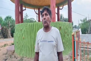 Watch: Man eats sand for 35-40 years in Odisha