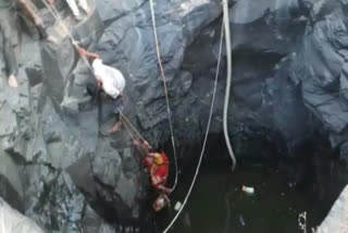 woman fell into well in Nashik news