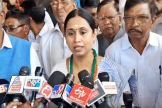 minister-laxmi-hebbalkar-statemnet-against-nalin-kumar-kateel