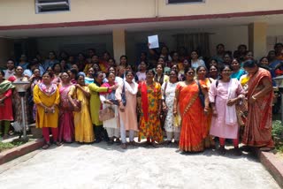 Women supervisors protest in front of minister residence in Ranchi