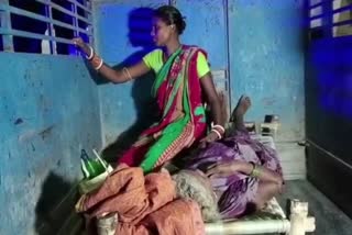 injured women went to hospital on bed in subarnapur
