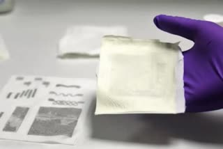 FABRIC TURNS THE WEARERS MOVEMENTS INTO ELECTRICITY  Singapore researchers develop electricity generating fabric  materials used for electricity generating fabric  സിങ്കപ്പൂരിലെ ഗവേശകര്‍ വൈദ്യുതി നിര്‍മിക്കാന്‍ കഴിയുന്ന വസ്‌ത്രം നിര്‍മിച്ചു  വൈദ്യുതി ഉല്‍പ്പാദനത്തില്‍ പുതിയ ഗവേഷണം  സിങ്കാപ്പൂരിലെ നാന്‍യാങ് സര്‍വകലാശാലയിലെ ഗവേഷണം