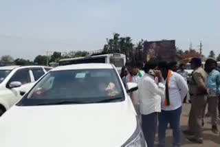 police stopped Somu Veerraju at jonnada junction in east godavari