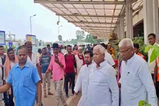 rjd supremo lalu prasad yadav reached patna